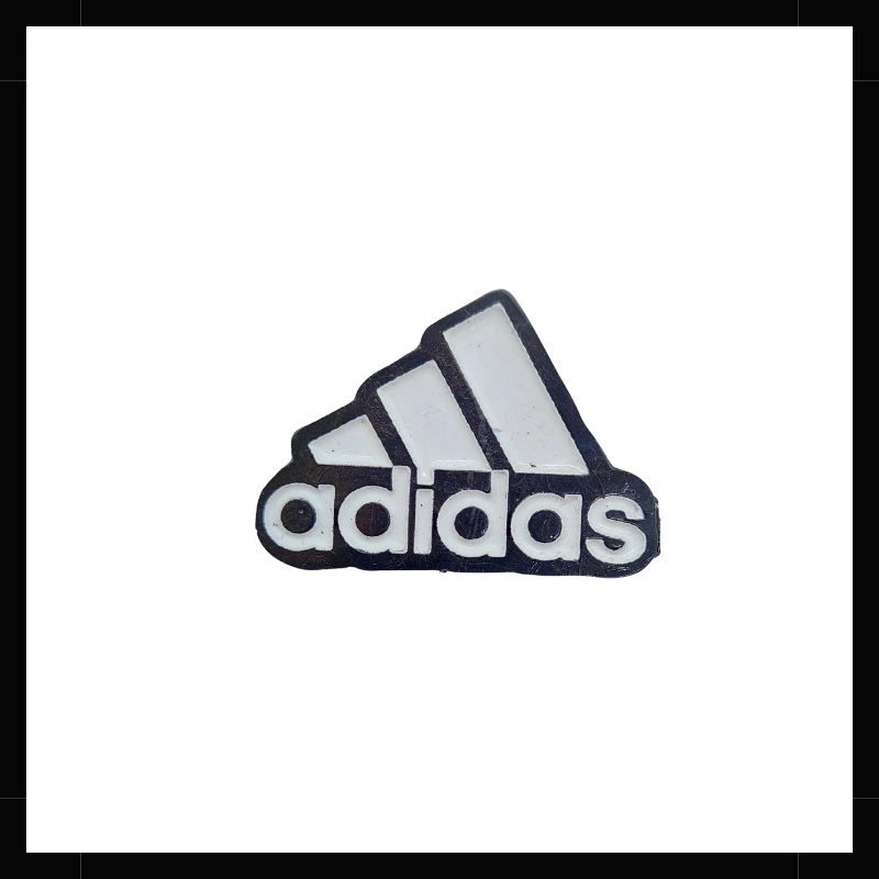 Pin Adidas