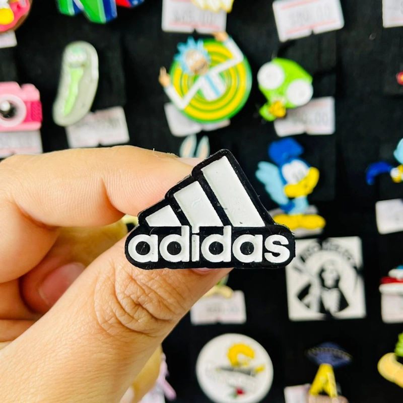Pin Adidas