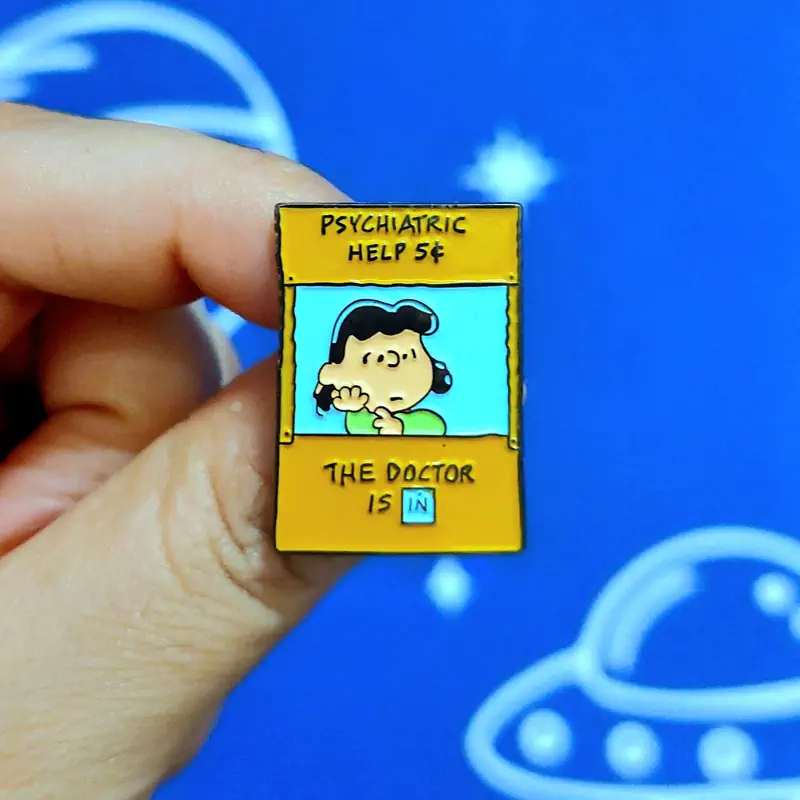 Pin Metálico Lucy Snoopy