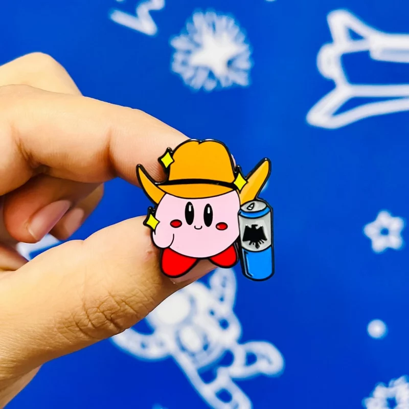 Pin metálico Kirby con sombrero