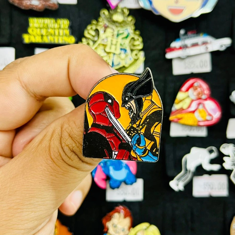Pin Deadpool VS Wolverine