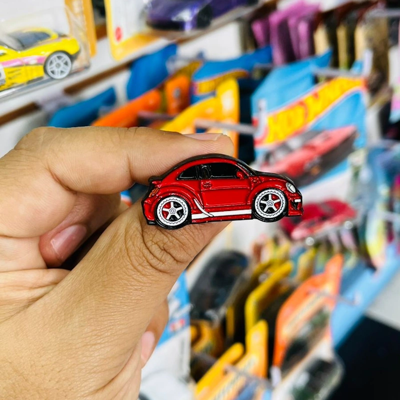 Pin Beetle Rojo