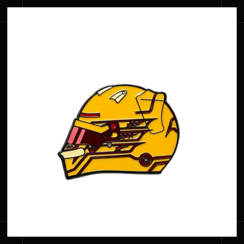 Pin Casco Dorado